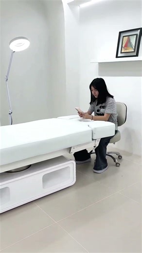 Practical Massage Bed & Beauty Bed for Daily Salon Business