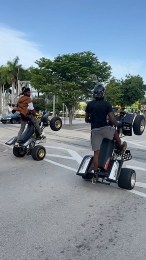 Banshees cutting up downtown Miami streets #bikelife #banshee #2stroke | Austin Patterson