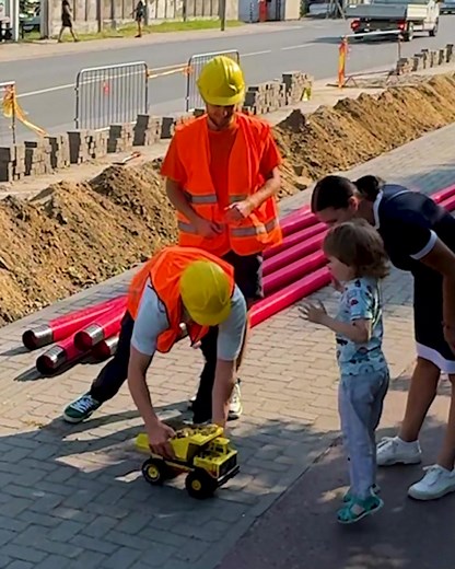 Excited Boy's Close Encounter with an Excavator | Dear Diary