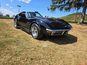 1972 Special Trim Black Black Hot Rod Corvette Stingray For Sale For more information visit: https://www.hobbycarcorvettes.net/corvette/1972-special-trim-black-black-hot-rod-corvette-stingray-for-sale/ CASH PRICE: $ 35000 Transmission: Automatic Engine: 383 Mileage: 77,186 on dash Details 77,186 miles on the dash (title is exempt for mileage), black leather interior, power steering, power brakes, power windows, X-A/C, tilt and tele steering column, AM/FM/Cassette radio, rally wheels, Doug’s head