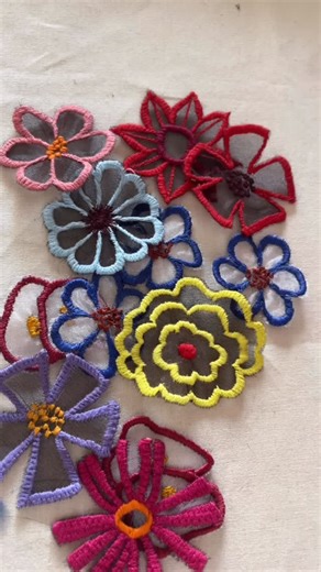 Free Motion Embroidery on a Sewing Machine | Embroider appliqué patches with your sewing machine with free motion stitching. Want to join my course waitlist? | Instagram