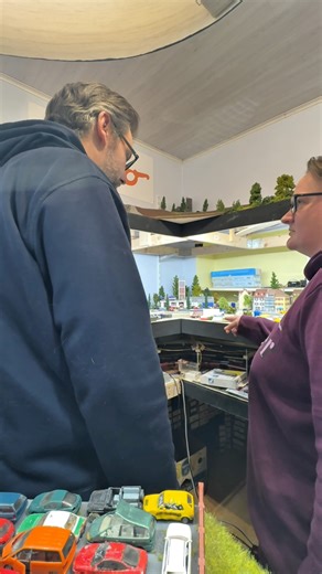 Couple vs. Hobby – Model Railway Edition #1