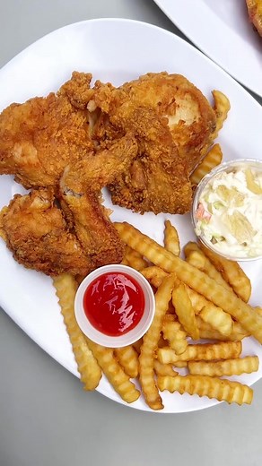 All About Chicken: Delicious Halal Options at Chomp Chomp Food Centre