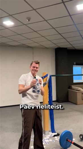 💈KEERDTREPP️️️️️️️️️💈 on Instagram: "Päev 14 - päkapikud tõid +1000 aura kleepse! 🥳 Täna saab sõita 17:00-21:00 #keerdtrepp"