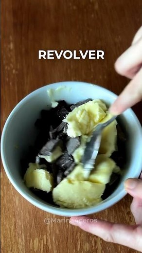 Cómo derretir chocolate en el microondas y no a baño maria? #recetas #hacks #chocolate #tips