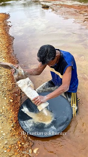 118K views · 1.1K reactions | wow!!! amazing, white sand dust, contains hundreds to millions of gold dust and gold grains #gold #goldmine #goldhunter #goldprospecting #goldprospector #whitesand #goldpanning #goldhunting | Gustian Goldhunter | Facebook