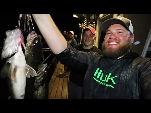 CANE POLE walleyes on a Wolf River RAFT!