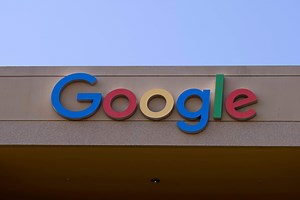 Google scanner to let Android phones read QR codes from across the room