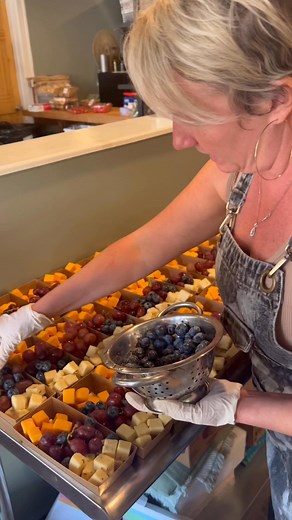 🎉 How fun is this?! We packed up 75 cheesy Adult Lunchables for CMU, and it was an absolute blast! 🧀✨ Perfect proof that cheese makes every event better. Whether you’re hosting a corporate lunch, party, or campus gathering—we’ve got you covered. 👉 Think of us for your next event, and let The Cheese Queen bring the boards, boxes, and all the cheesy magic. 👑 #TheCheeseQueen412 #AdultLunchables #SayCheesePittsburgh #CheeseGoals #EventCatering #PittsburghEats #PGHFoodies #CheeseLovers #CMU #TheC