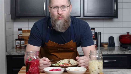 Quick Pickled Onions for BBQ & Tacos