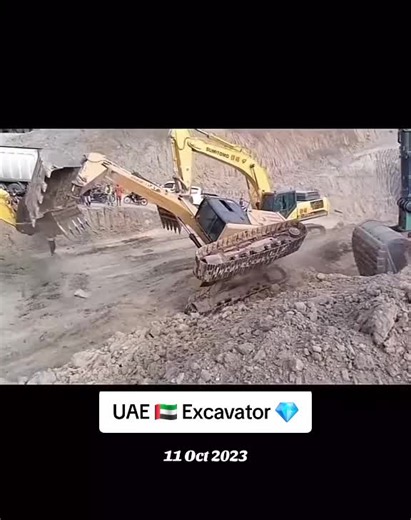 UAE Excavator Demolition on 11 Oct 2023 — Abu Dhabi Excavator Clip