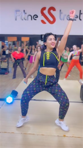 C’est Mardiii et Mardi c’est #zumba 💃 18H30 à @fitnesstreetoran Yallah! #zumbaalgérieamiramrah #oran #zincommunity #zeslife #zumbafitness #arranca #merengue | Zumba Algérie Amira MRAH