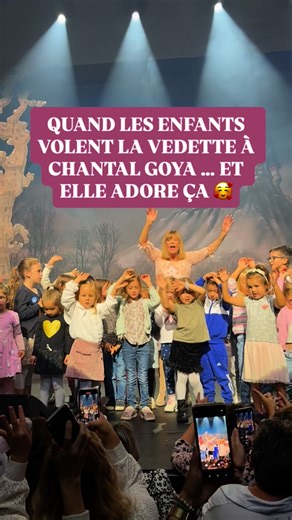 La scène est tellement plus belle avec eux 🥰♥️ | Chantal Goya