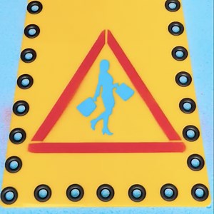 DIY Chic Square Bag from a Caution Sign | Wood Mood