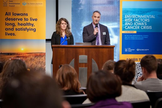 New report links pesticide use, nitrate levels to Iowa cancer rates