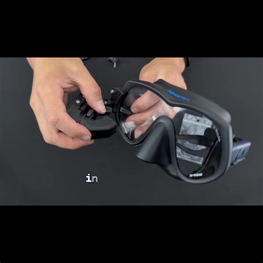 Learn how to mount your Symbios HUD to the Halcyon H-view mask in this step-by-step tutorial. This quick guide walks you through the process so you can get your HUD set uo correctly and ready for your next dive. ▶️Watch the full video on our YouTube channel: https://www.youtube.com/watch?v=oEMPK-jYrnQ 🌐Learn more about Symbios Ecosystem at halcyon.net | Halcyon Dive Systems