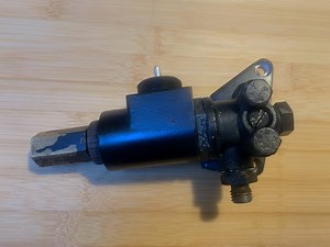 1987 Unimog 1300L air pressure protection valve