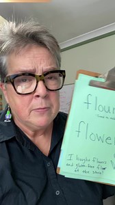 Flour vs Flower #homophones#easyenglish#words | English Makes No Sense