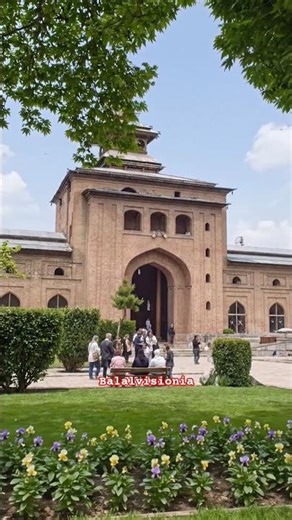 Discover the timeless beauty of Jama Masjid Srinagar 🕌 #sorts #balalvisionia #part2