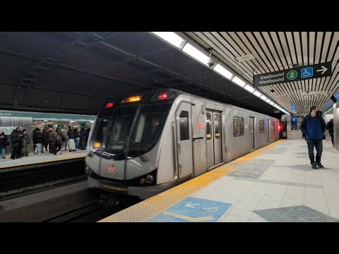 Commuting Through the Heart of Toronto | TTC Line 1 & 2 (Union to Bathurst)