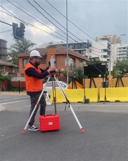 Real workflow demonstration A practical alignment sequence was carried out — rotate, fine-tune, and confirm target. This test helps evaluate repeatability in real terrain. #PRECISET3 #SurveyWorkflow | PRECISE-Geo