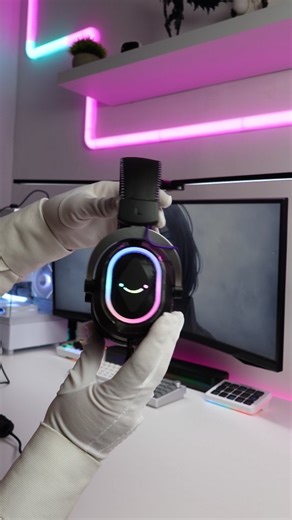 RagbrokHyper on Instagram: "🎧 Unboxing — FIFINE H13 💥 Huge thanks to @fifinemicrophone sending me this awesome gaming headset! 🙌 From the very first use, I was impressed — sleek design, solid build, and immersive sound that instantly levels up any setup. 🎮✨ Here’s why the H13 stands out: 🎧 50mm Dynamic Drivers – deliver clear highs, deep bass, and detailed sound for gaming and music. 🌈 Vibrant RGB Lighting – adds color and atmosphere to your setup.