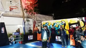 307K views · 6.3K reactions | Gabigol, do Santos Futebol Clube, entrou na quadra da #NBAFinalsSP e participou do show do Rip City Slammers, time de enterradas do Portland Trail Blazers! ⚽ | NBA Brasil | Facebook