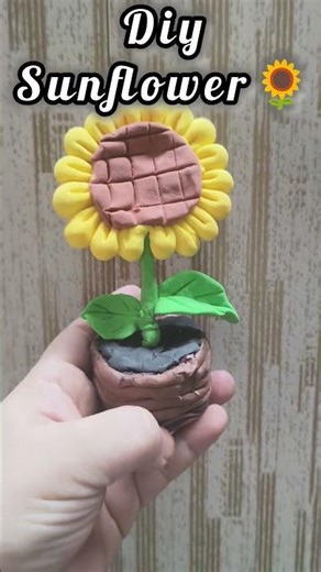 Diy Sunflower Making With Clay/Cute Clay Art&Craft/Easy Clay Sunflower Tutorial #shorts #shortsfeed
