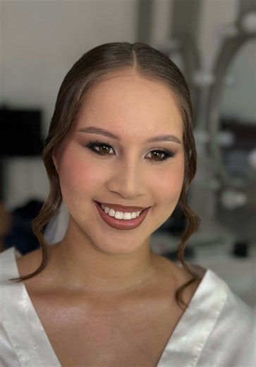 Una hermosa novia eclesiástica #bridal #makeup #novia