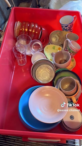 実家の食器棚整理術と片付け動画