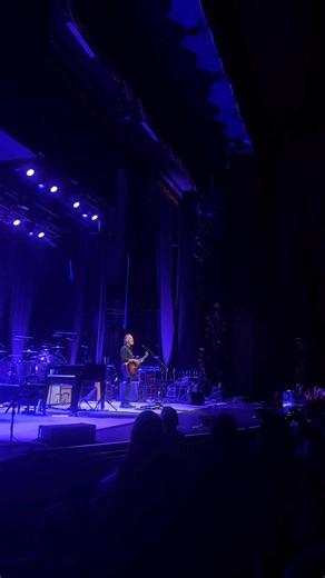 Kicking off a sold out Friday night at the Beacon with Jackson Browne ❤️ | Beacon Theatre