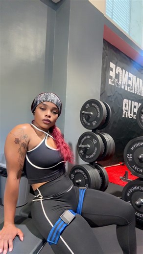 @cassie_yourselfcare on Instagram: "🔥 CORE ON FIRE! 🔥 Let’s work that deep core, babe! Remember: breathe in, breathe out, then hold and tuck that tummy tight 👏🏽 Set your timer ⏱️ — 45 seconds each move, and repeat it 5 good times. Your abs are gonna thank you later 😮‍💨✨ #CoreDay #AbsOnLock #gym"