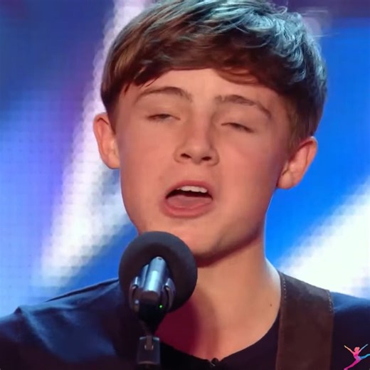 Teenager James Smith Sings Nina Simone's "Feeling Good" & Gets Standing Ovation | World Best Talent