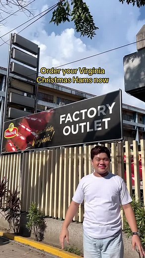 Order Virginia Christmas Hams at Nearest Outlet