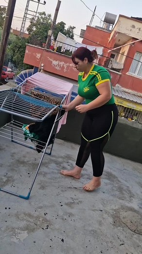 How to Hang Laundry Efficiently on a Clothesline