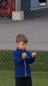 526K views · 5.2K reactions | When you discover how to give the middle finger  | LADbible Australia | Facebook