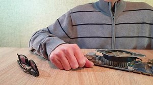 Man Holds Item Computer Computer Detail: video de stock (totalmente libre de regalías) 1022992804 | Shutterstock