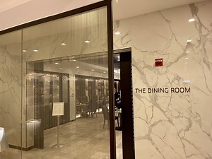 Review: United Polaris Lounge Restaurant - Washington Dulles - Live and Let's Fly