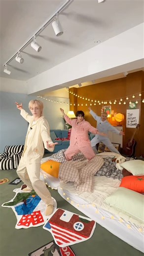 POW on Instagram: "💥💥💥 #POW #파우 #YORCH #DONGYEON #HONG"