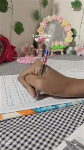 Study with me 📑📀🎧 #study #studywithme #fy #foryou #srilanka #aestheic #motivation #pinterest