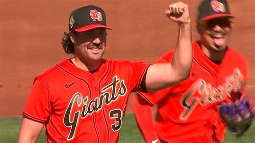 Giants turn unusual triple play to end 1st inning