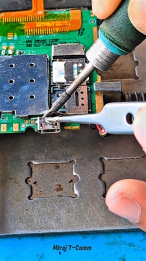 মহিলা কাস্টমারের বিদেশী মেবাইল! 😱🙂 #Tech #technology #mobilerepair #mirajtcomm