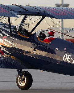 255K views · 4K reactions | Merry christmas everyone!⠀⠀⠀⠀⠀⠀⠀⠀⠀ ⠀⠀⠀⠀⠀⠀⠀⠀⠀ @zajcmaster ⠀⠀⠀⠀⠀⠀⠀⠀⠀ ⠀⠀⠀⠀⠀⠀⠀⠀⠀ #theflyingbulls #PT17 #OEAMM #stearman #boeingstearman #pilotsanta #boeing #prattandwhitney #hamlitonstandard #biplane #vintageplane #radialengine #hangar8 #redbull #givesyouwings #santa | The Flying Bulls | Facebook