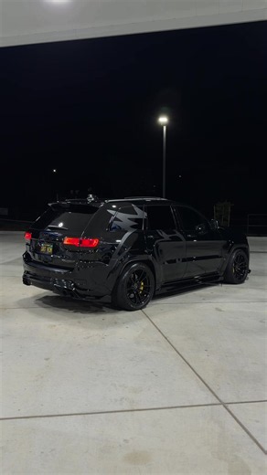 Jeep Trackhawk 'Fahh' Sound: The Power of the Hellcat Engine 🥷🏼