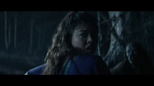 Mit THE WITCH NEXT DOOR steht ein spannender Hexenhorrorschocker in den Startlöchern – ab dem 13. August könnt ihr die Schauermär in den deutschen Kinos erleben! 🎬 Als in seiner Nachbarschaft zunehmend seltsame Dinge passieren, ist Ben sich sicher, dass eine Hexe ihr Unwesen treibt. Selbst als die beiden Nachbarskinder spurlos verschwinden, will niemand ihm glauben. Um die Wahrheit ans Licht zu bringen, bringt Ben nicht nur sich, sondern auch seine Familie und Freunde in Lebensgefahr... © koch 