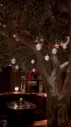 5.7K views · 44 reactions | The cocktail cart at Barry’s Prime inside Circa Downtown Las Vegas is more than a drink. It’s an experience. Have you been? Let me know and follow to see more. #vegas #lasvegas #vegasstarfish #vegasdrinks #downtownlasvegas #barrysprime | VegasStarfish’s Tips & Tricks | Facebook