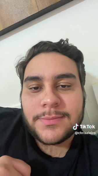 A real é que 90% dos programadores seguem tutorial e acham que isso é ser bom. Resolver problema de verdade, liderar projeto difícil e pensar como dono… isso poucos conseguem. E é por isso que a maioria continua esquecível #programador #verdades #saas #startup #empreendedorismo