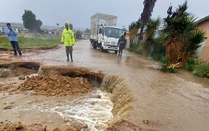 Western and Eastern Cape floods declared a national disaster - SABC News - Breaking news, special reports, world, business, sport coverage of all South African current events. Africa's news leader.