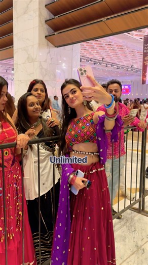 Ruhanika Dhawan Spends Some Sweet Moments With Her Fans! ❤️📸