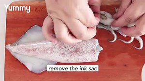 Always make sure your squid is fresh! Read the full instructions here: http://bit.ly/2tOD7G0 Subscribe to our YouTube channel for more videos, recipes, and step-by-step guides: www.YouTube.com/Yummyph | Yummy PH
